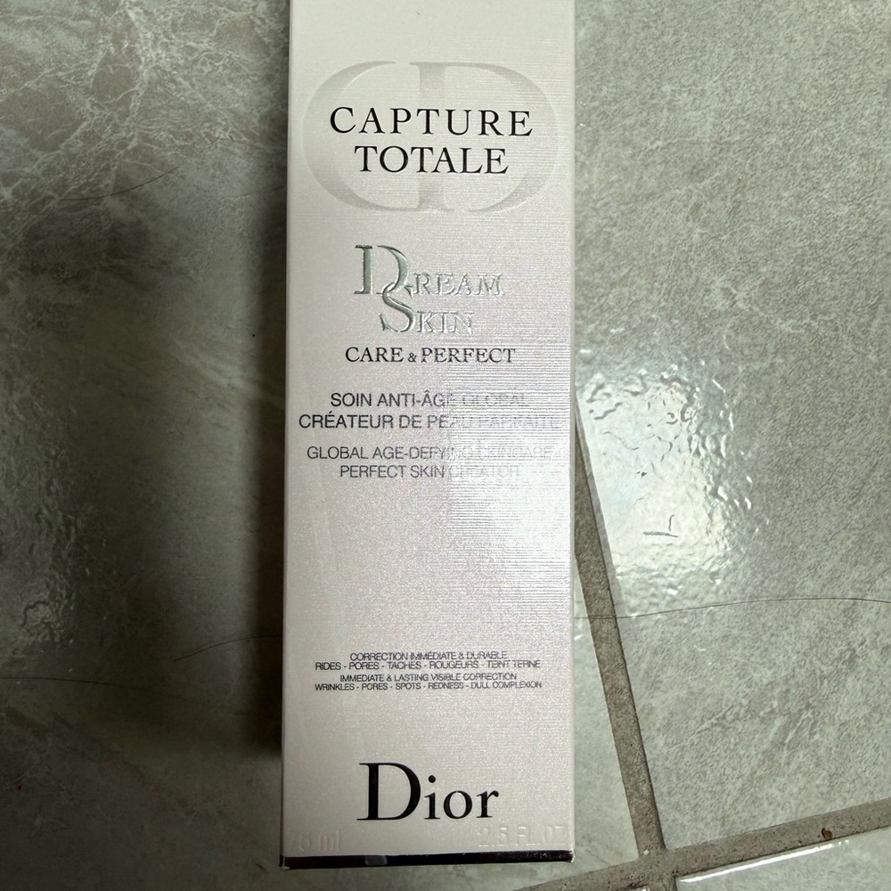 Dior Capture Totale Dreamskin Care & Perfect - White/Silver Box